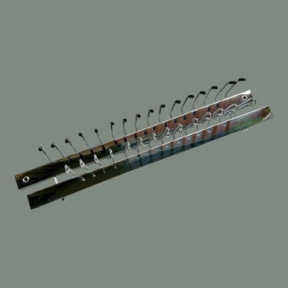 VINTAGE, TY-MASTER, AUTOMATIC TIE RACK. CHROME-PLATED. 13 3/4”W X 2 3/8”H - Picture 7 of 9
